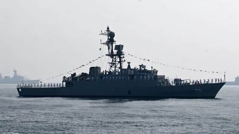 US Submarine Sinks Iranian Warship Iris Dena in the Indian Ocean: A Turning Point in Naval Warfare